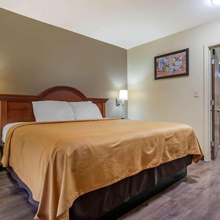 Econo Lodge Inn & Suites Flowood Exterior foto
