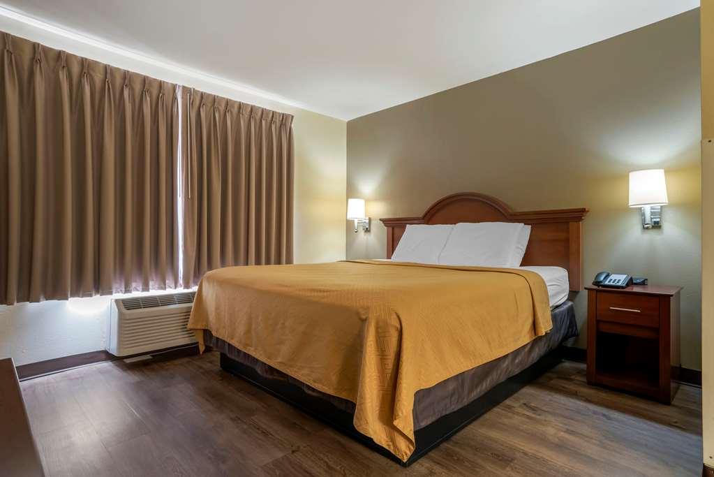 Econo Lodge Inn & Suites Flowood Quarto foto