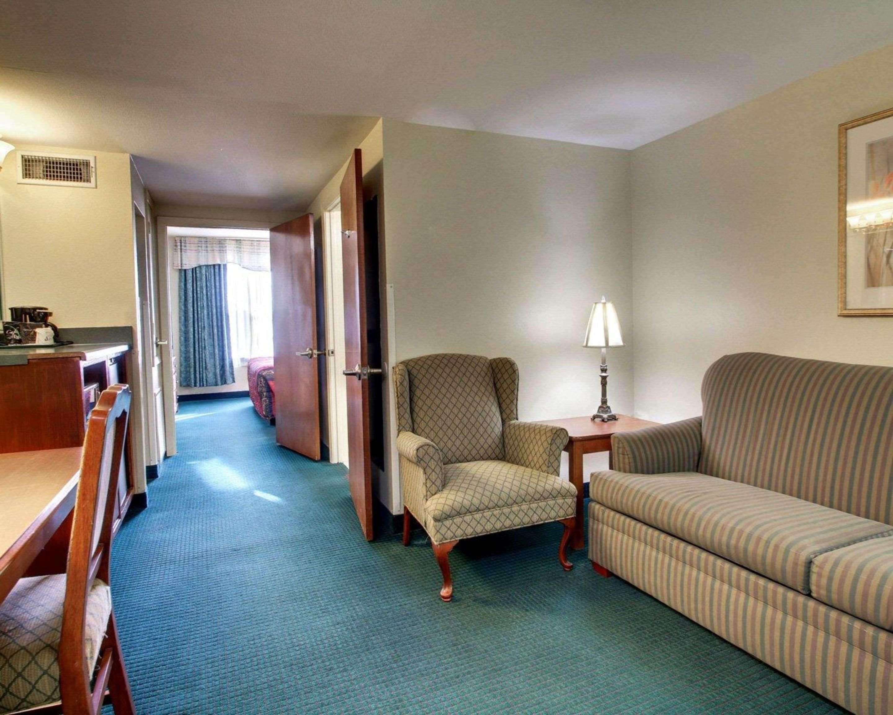 Econo Lodge Inn & Suites Flowood Exterior foto