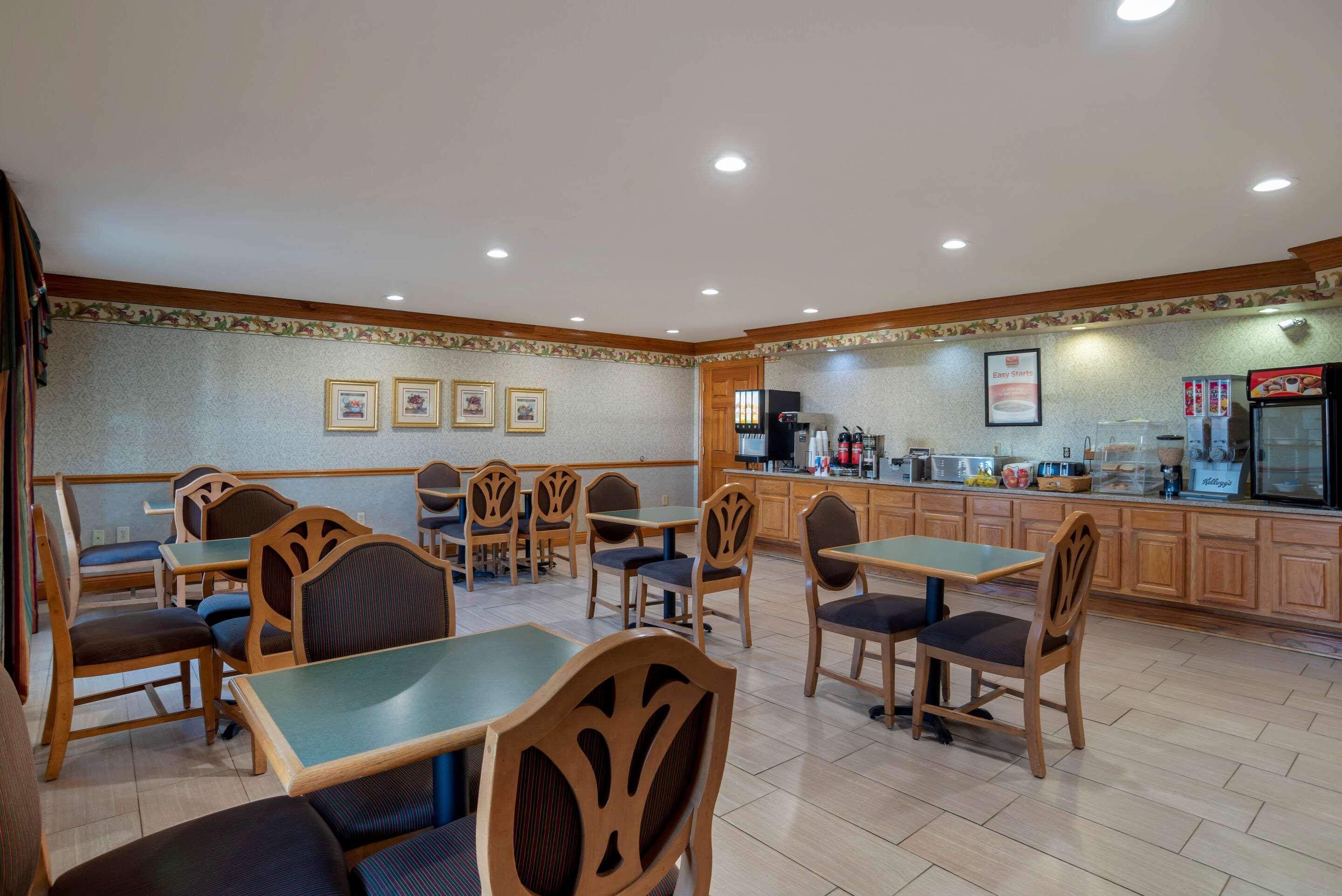 Econo Lodge Inn & Suites Flowood Exterior foto