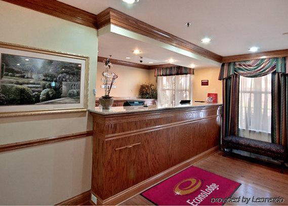Econo Lodge Inn & Suites Flowood Interior foto